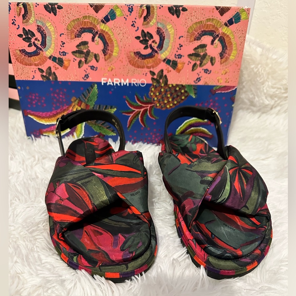 NWT! FARM RIO BANANA LEAVES PUFFY SLING BACK PLATFORM SANDALS